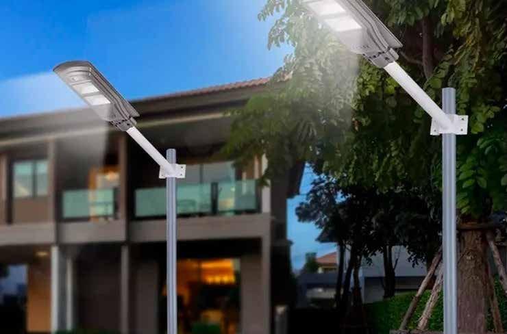 Detail moderních LED svítidel na stožárech